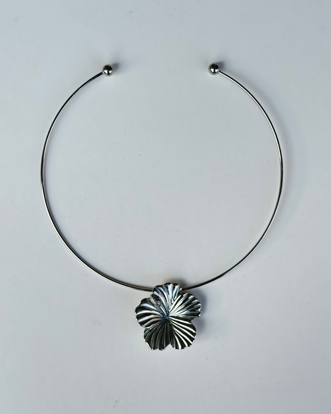 Collar Hibiscus Plata